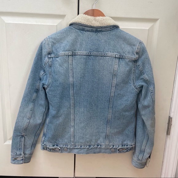 Levi’s Sherpa Denim Trucker Jacket - Picture 8 of 9